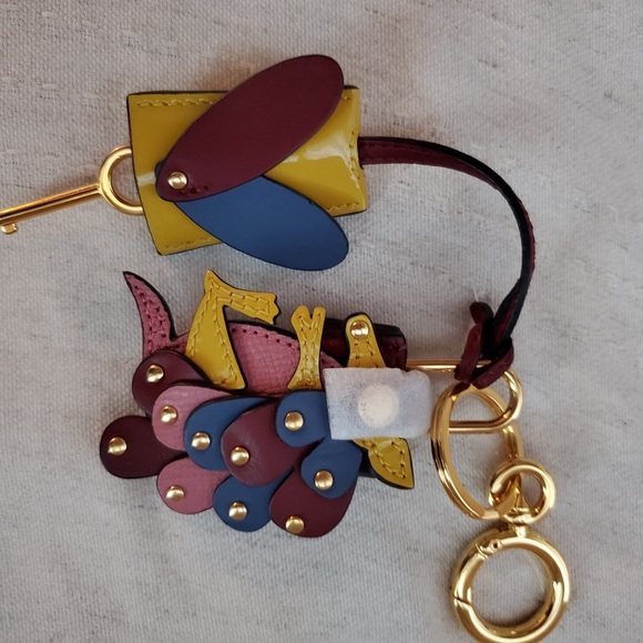 Nwt Burberry Leather bag charm keyring 100% Authentic - Picture 1 of 6